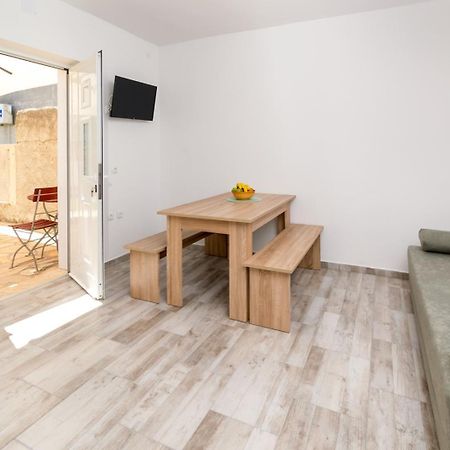 Apartmani Ajp Posedarje Buitenkant foto