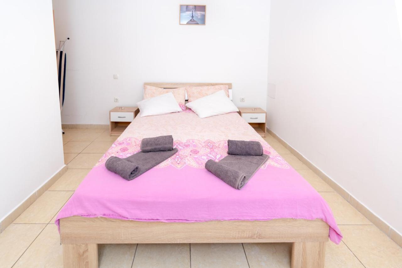 Apartmani Ajp Posedarje Buitenkant foto